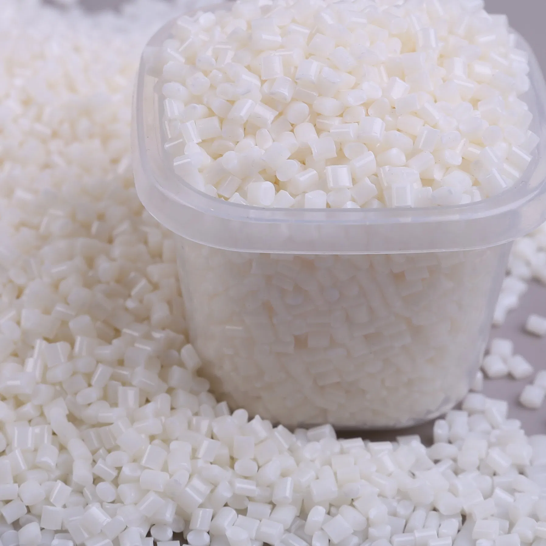 Mechanical Properties Injection Molding Grade ABS Hi121h Pellets Well Balanced for Electric Products UL94 Hb