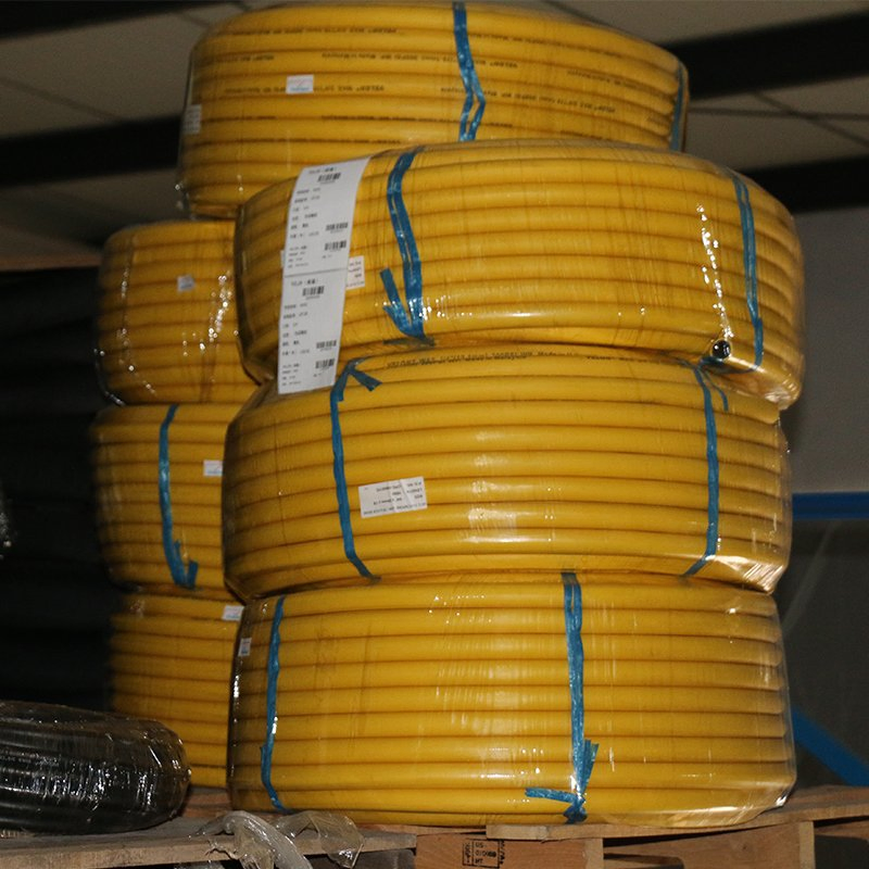 Steel Wire Reinforced Rubber Hose for Hot Water Transfer Industrial Water Hose High Pressure